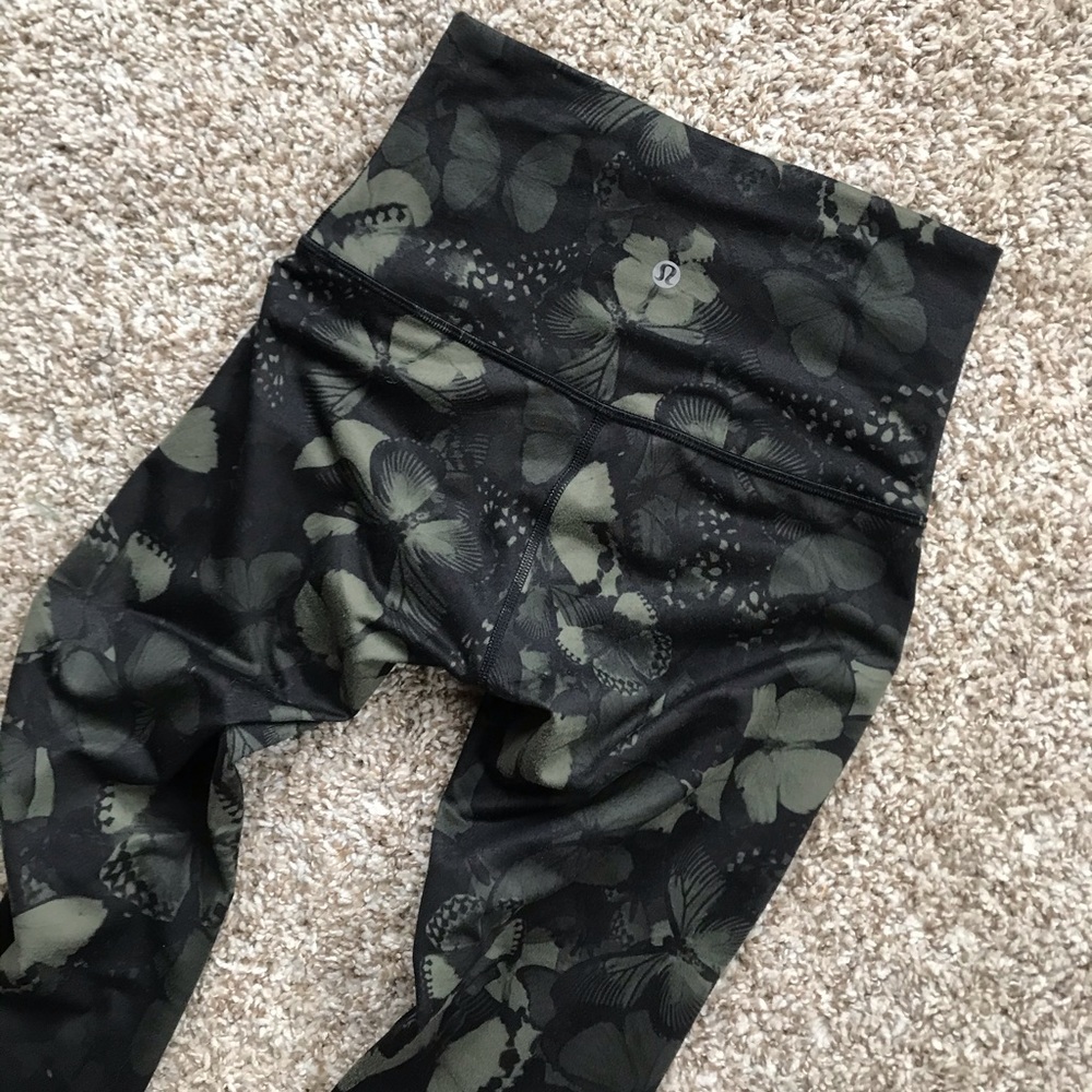 Rare Lululemon “Biggie so Fly” Wunder Under 4